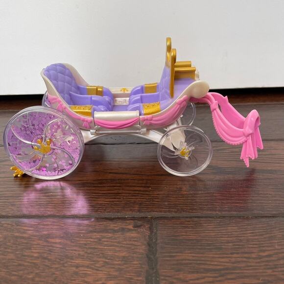 Shopkins Happy Places Royal Crown Carriage Replacement Doll Toy Stained Seat - Picture 1 of 8